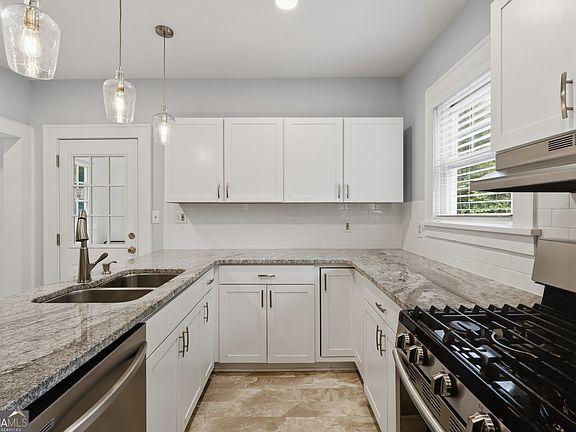 2nd image of 2666 Arbor Ave