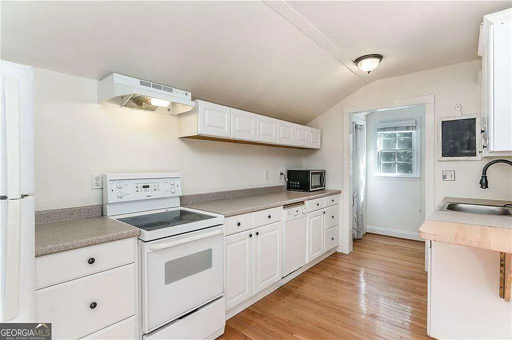 1 bed, 1.0 bath, 650 sqft, $1,300 — Photo 4