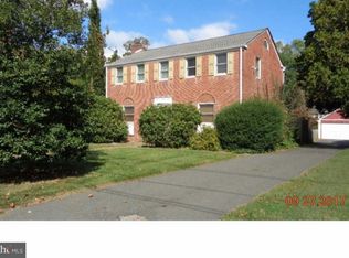 422 Sanhican Dr, Trenton, NJ 08618