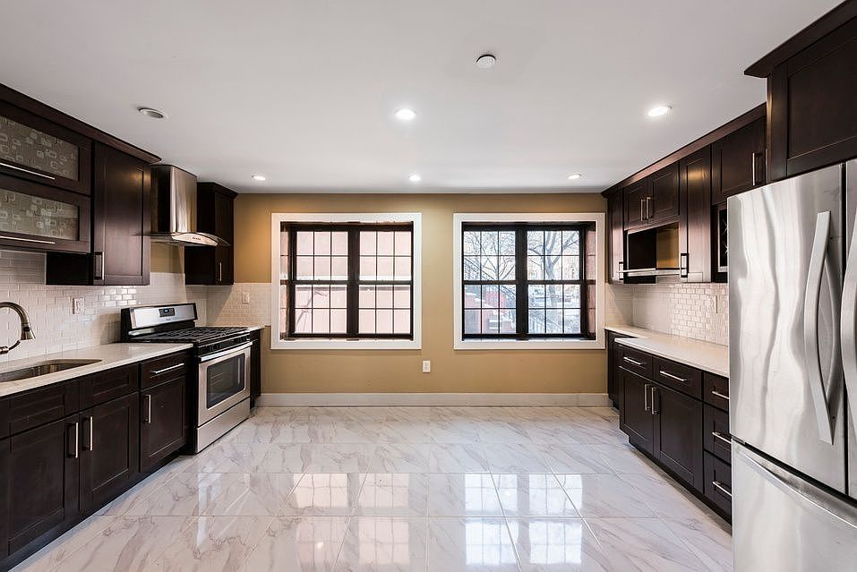 1st image of 408 Franklin Ave #1