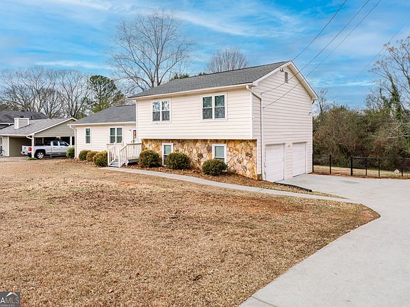 2nd image of 1426 Raintree Dr