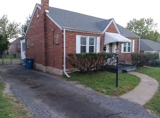 8956 Mayfield Ct, Saint Louis, MO 63136