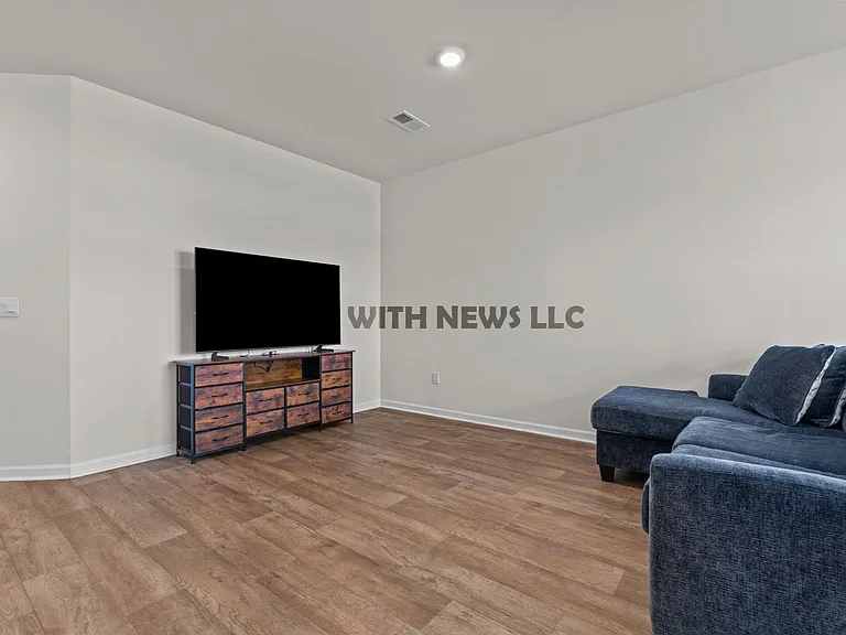 111 Starlight St — Photo 6