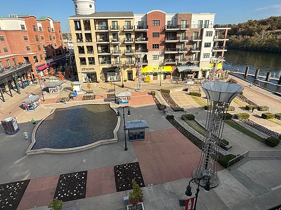 3rd image of 10412 Branson Landing Blvd