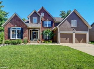 7902 NW Twilight Pl, Parkville, MO 64152