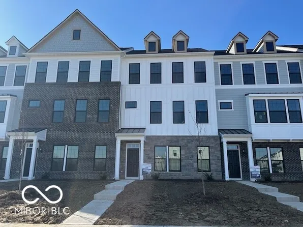 10954 Hanovarian St, Zionsville, IN 46077