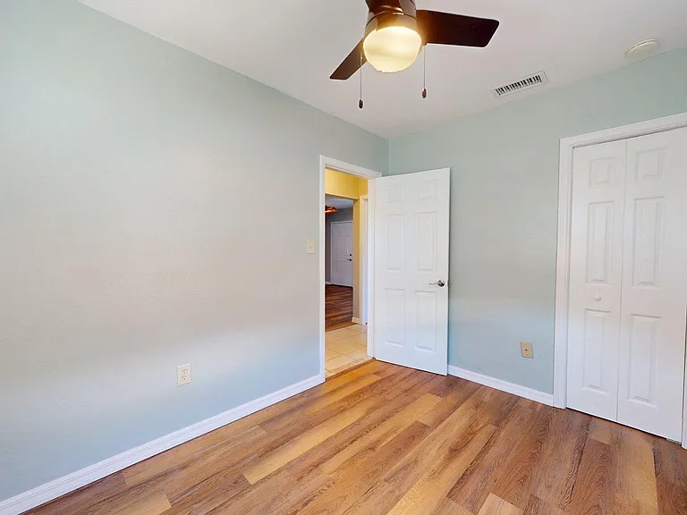 2205 20th St W — Photo 16
