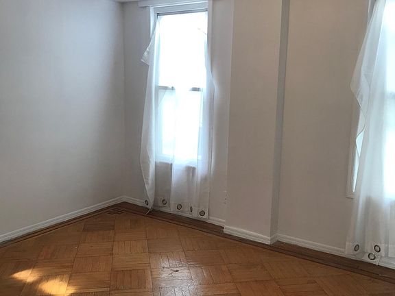 4th image of 4756 Carpenter Ave Floor 1