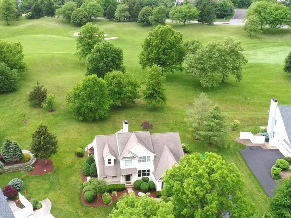 8 Colonial Ct, Skillman, NJ 08558