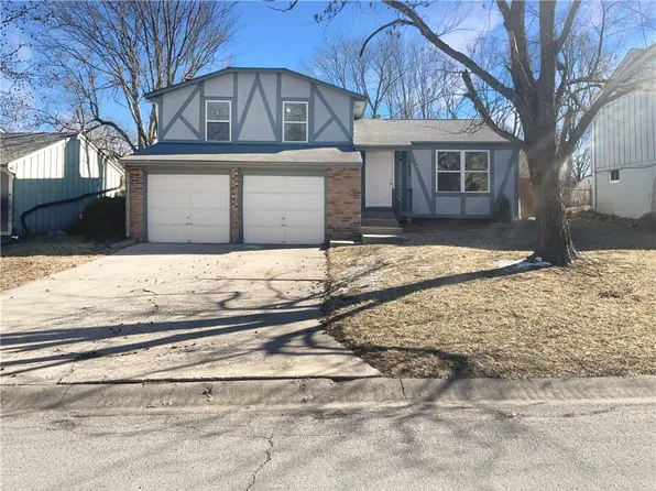 12609 S Locust St, Olathe, KS 66062