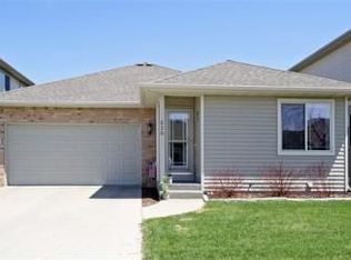 520 Lexington Dr, Oregon, WI 53575