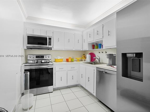 5th image of 20301 W Country Club Dr APT 1226