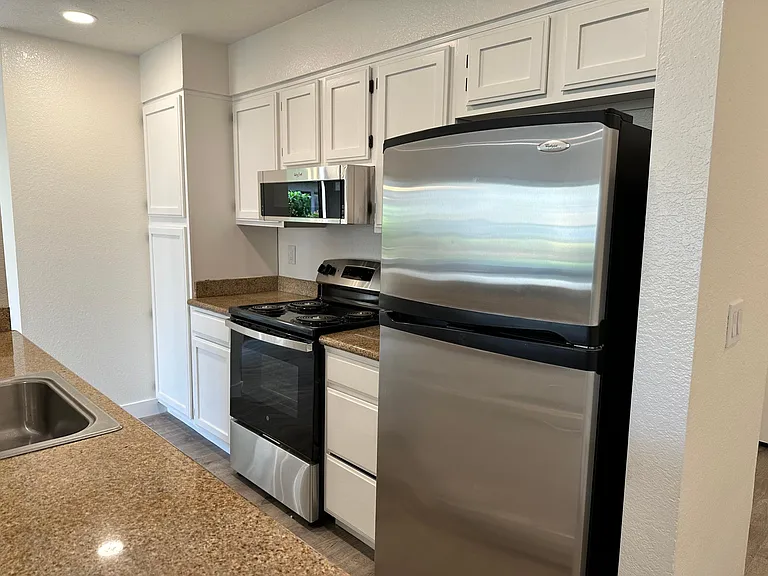 39206 Guardino Dr #112 — Photo 21