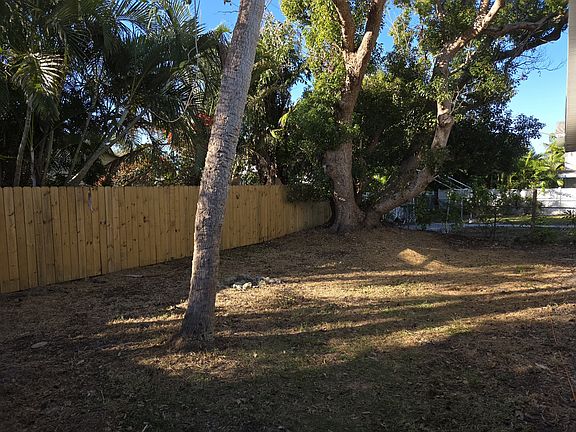 5th image of 2420 Bahia Vista St