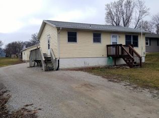 102 Johnson St SW, Shellsburg, IA 52332
