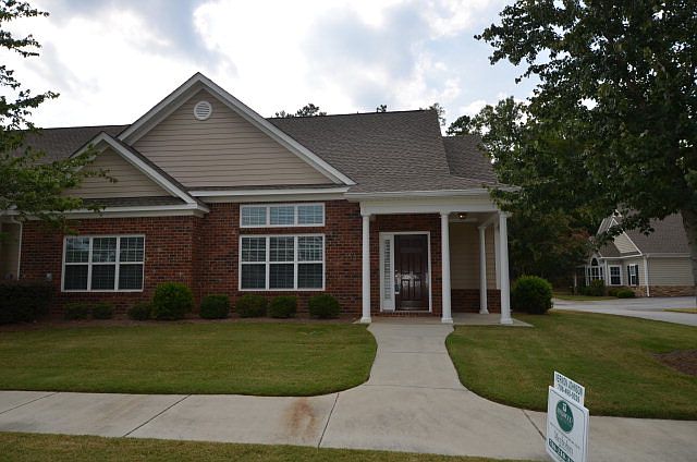 1st image of 2801 Amberley Dr