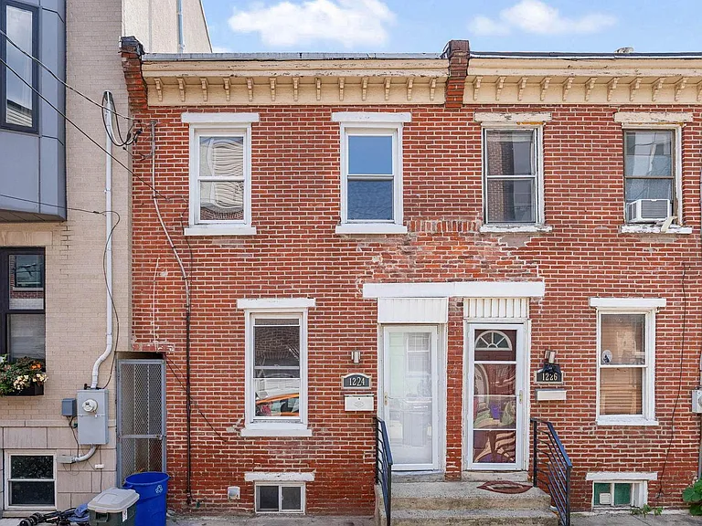 1224 Peters St — Photo 1