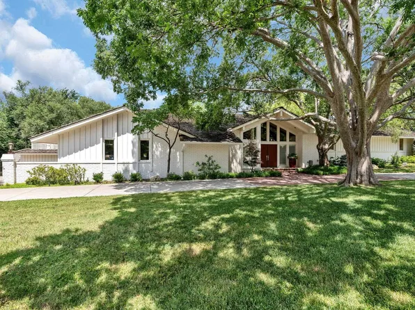 901 N Tara Ln, Wichita, KS 67206