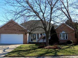 6055 E Meadow Ridge Rd, Columbus, IN 47203