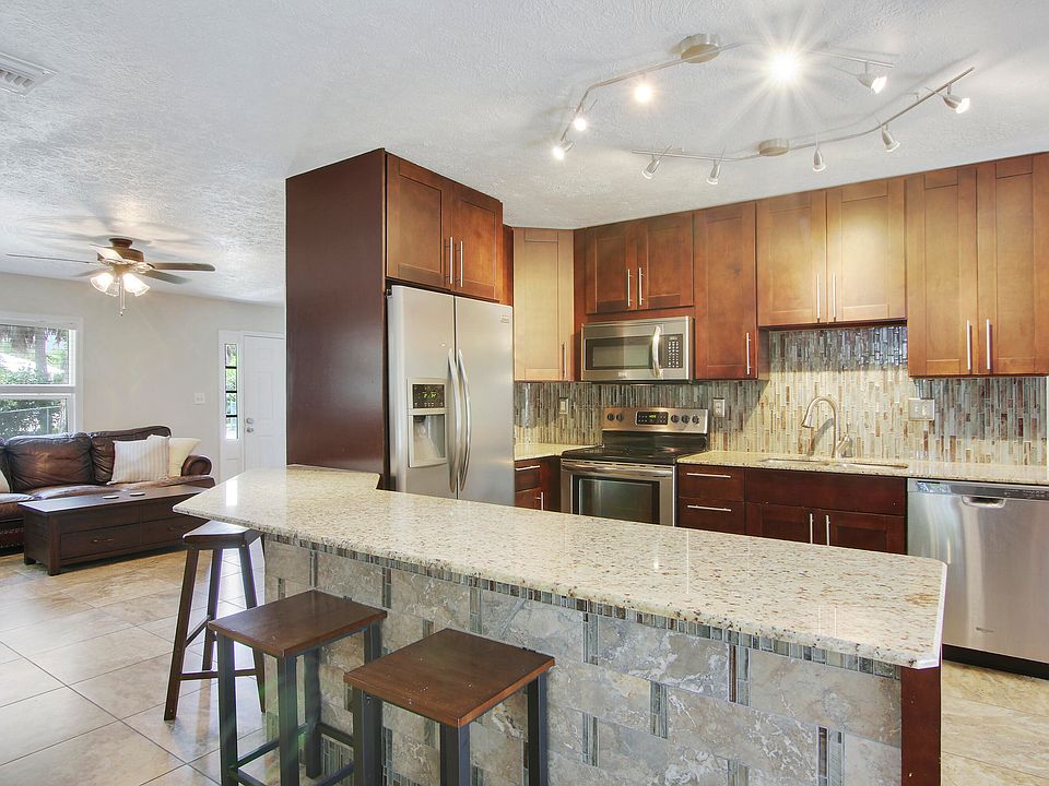 1st image of 3017 SE Waveland Place