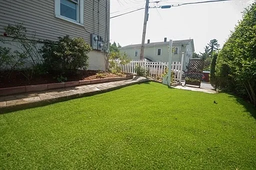 3 bed, 918 sqft, $1,700 — Photo 4