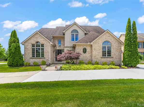 51037 Weston Dr, Plymouth, MI 48170