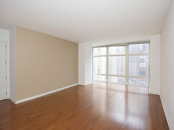 3rd image of 1600 Broadway APT 7F