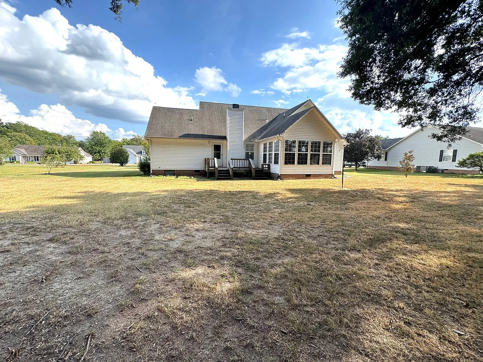 Spacious 3 Bedroom Home with Sunroom in a Great Neighborhood — Photo 2