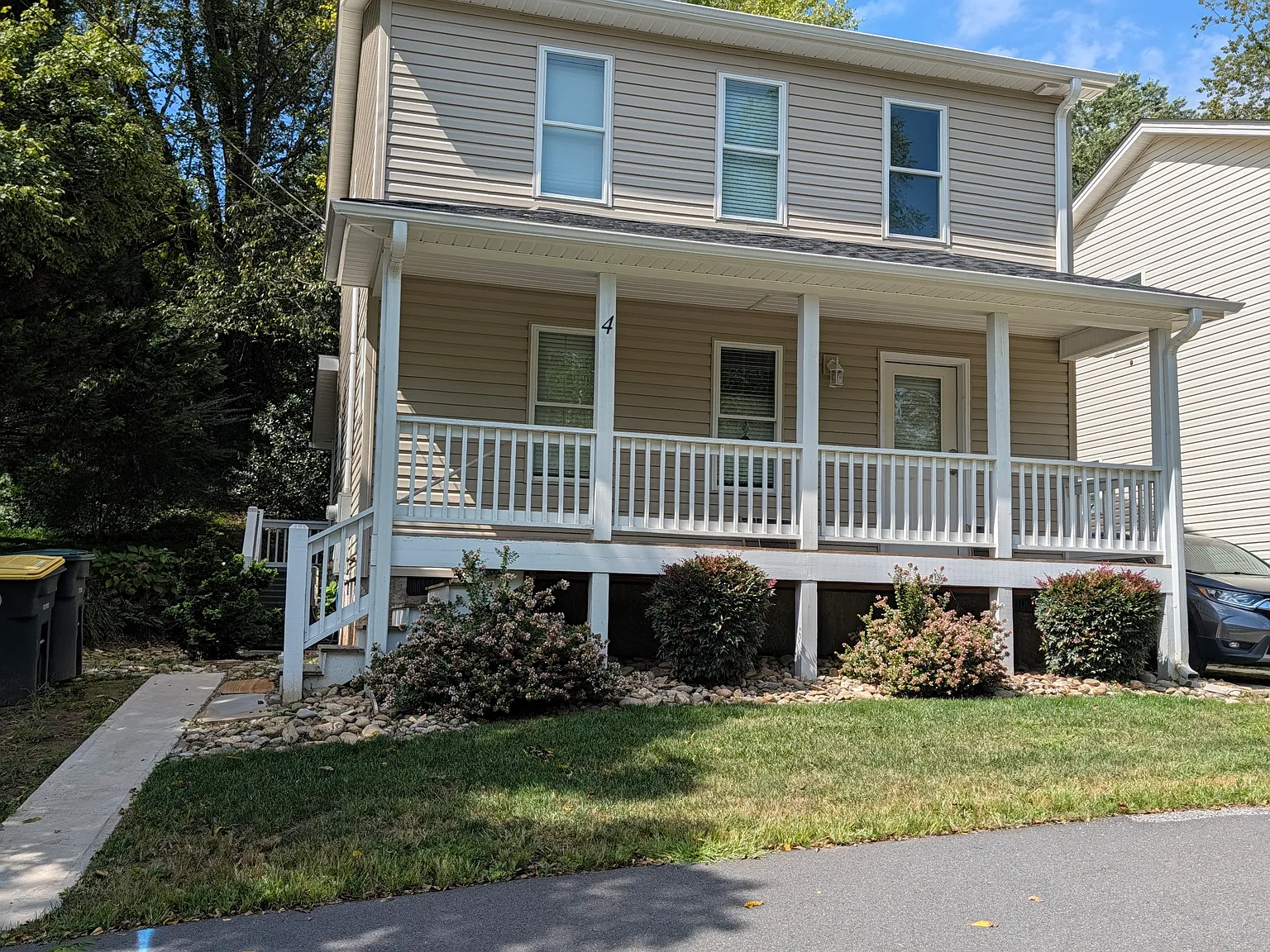 2 bed, 2.5 bath, 1195 sqft, $2,100 — Photo 1