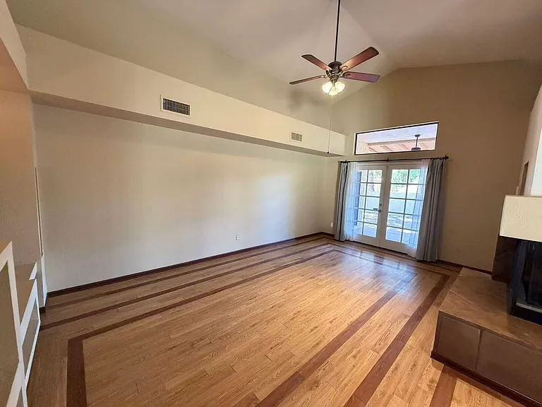 8979 E Gail Rd — Photo 6