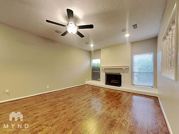 2nd image of 206 Buckingham Pl