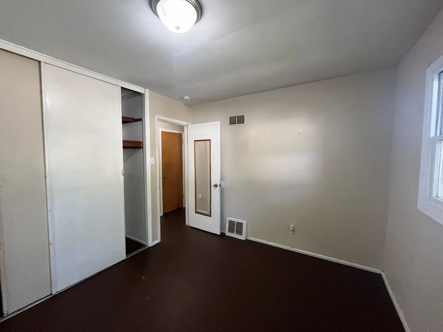 Move in ready! — Photo 4