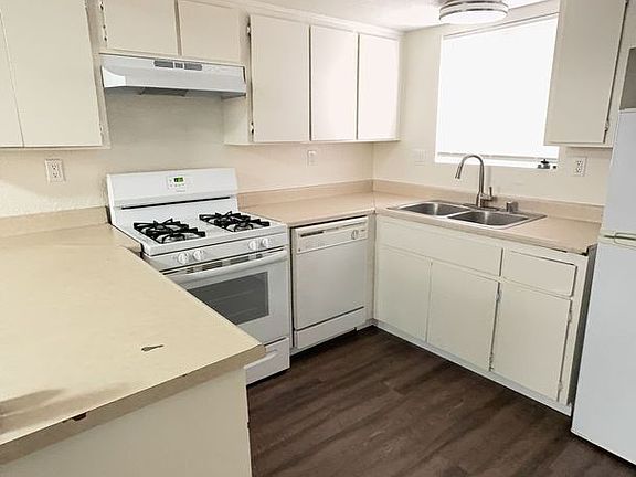 4th image of 16221 Apple Valley Rd #5B