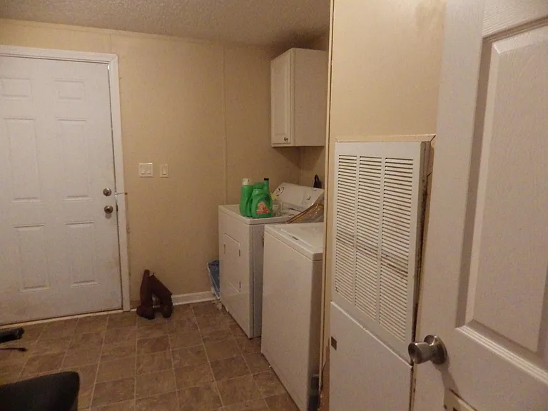 7582 Bayberry Ln — Photo 3