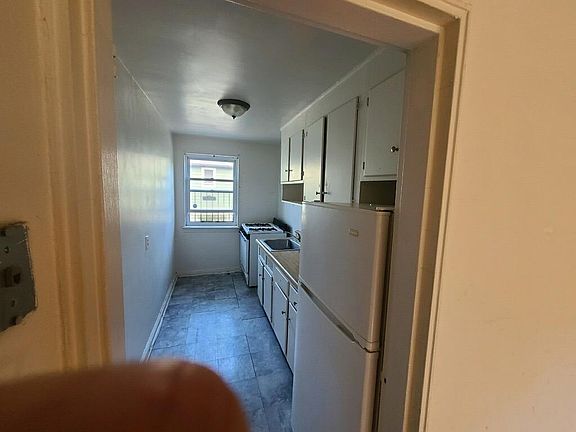 2nd image of 260 Broad Ave #B3