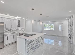 855 Date Palm Dr, Lake Park, FL 33403