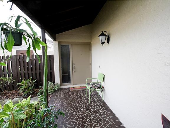 2nd image of 3850 Glen Oaks Manor Dr