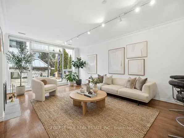 980 Yonge St #314, Toronto, ON M4W 3V8