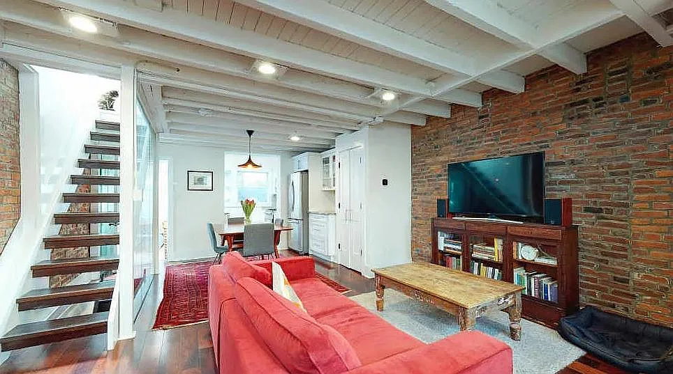 2 bed, 1080 sqft, $3,200 — Photo 2