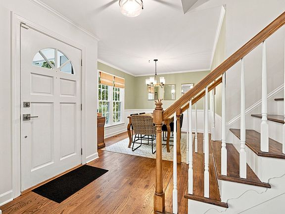 4th image of 6000 Knollrock Dr