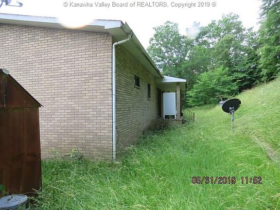 5th image of 17 Fairview Dr