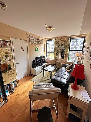 1st image of 514 E 6th St APT 3