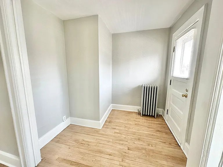 1811 N Warren Ave — Photo 8