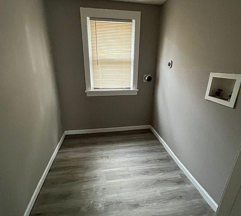 5th image of 151 Kenwood Ave
