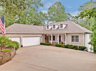 32 Calm Sea Dr, Salem, SC 29676