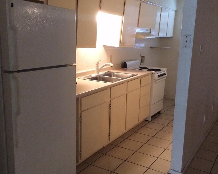2nd image of 2702 S Adams St