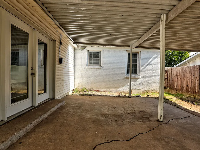910 Garver St — Photo 42