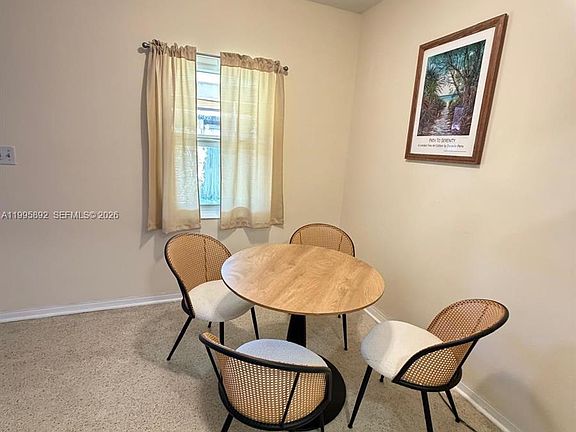 3rd image of 1111 N Victoria Park Rd APT 3