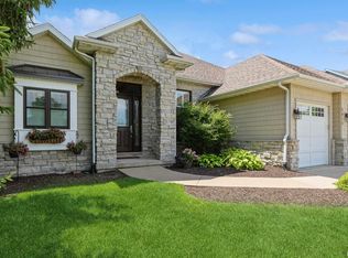 5816 Cardinal Rd, Bettendorf, IA 52722