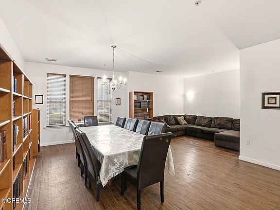4th image of 73 Coles Way